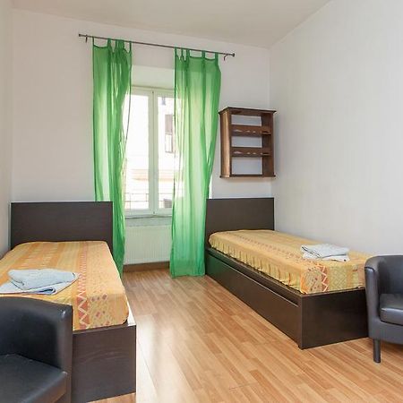 Rental In Rome Santini Apartment Номер фото