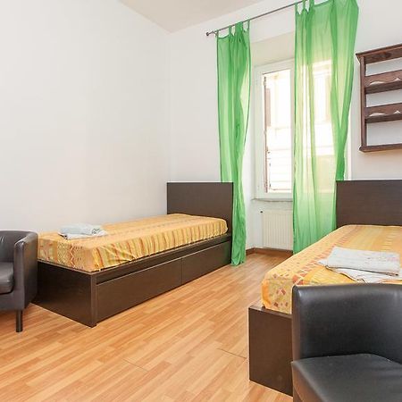 Rental In Rome Santini Apartment Номер фото
