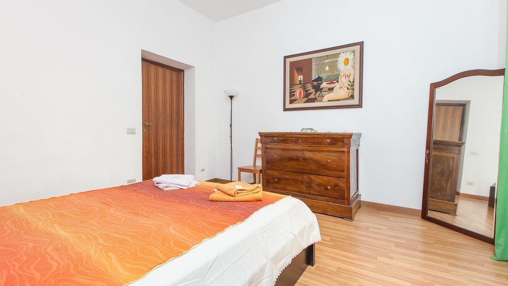 Rental In Rome Santini Apartment Номер фото