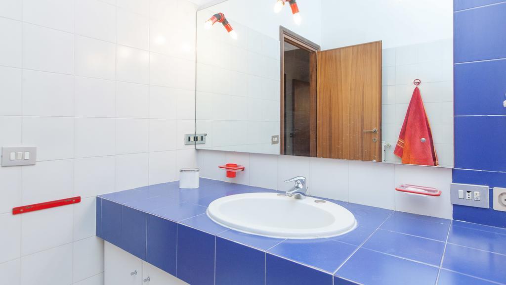 Rental In Rome Santini Apartment Номер фото